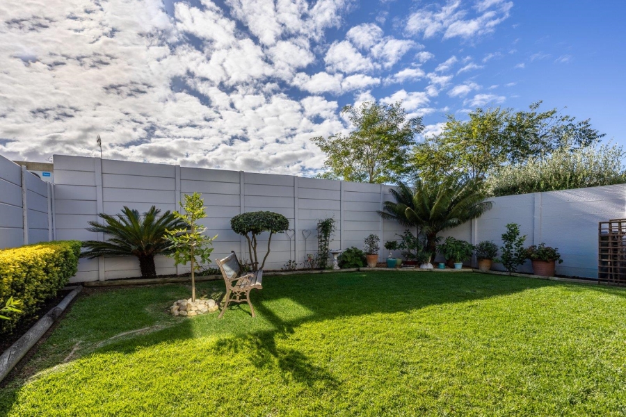 3 Bedroom Property for Sale in Uitzicht Western Cape